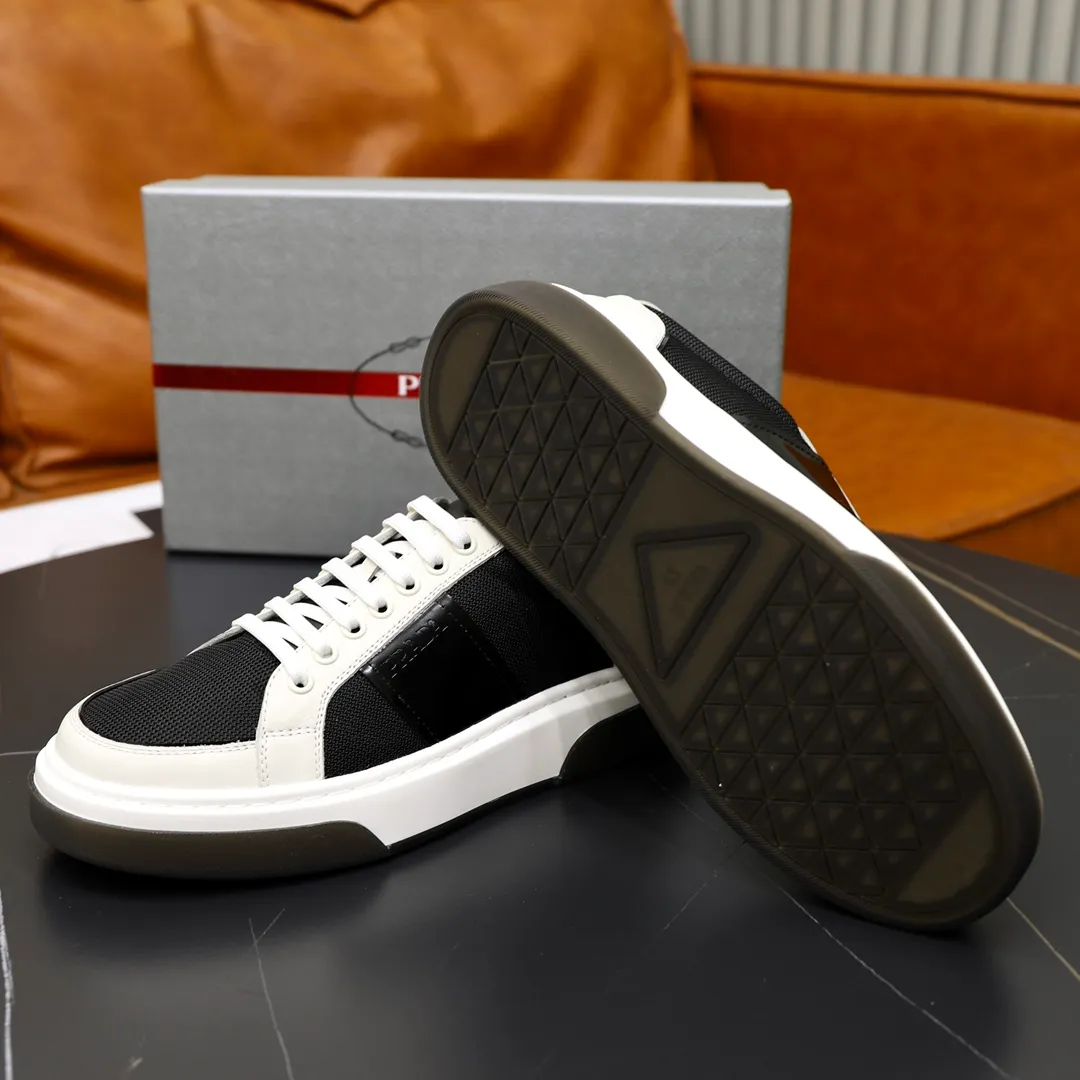 Ex-factory price: 680💰Top original order Brand: PRADA (Prada) Standard code: Men's size 38/44 (45 can be customized) Grade: Same as the official website Material: Original cowhide stitched with imported cloth, cowhide lining, original combination of two-color wear-resistant soft outsole Style category: casual sports version, young fashion, European and American trend, British style Color: actual picture color
